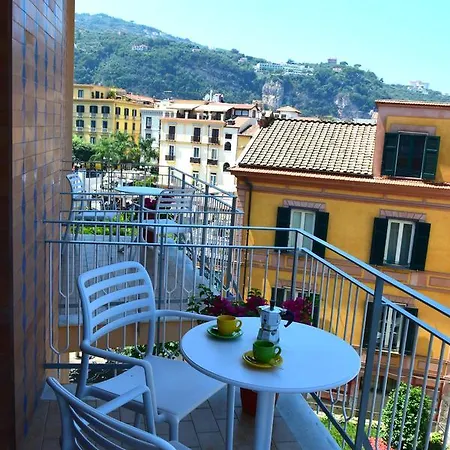 And Sea View Flats * Сорренто